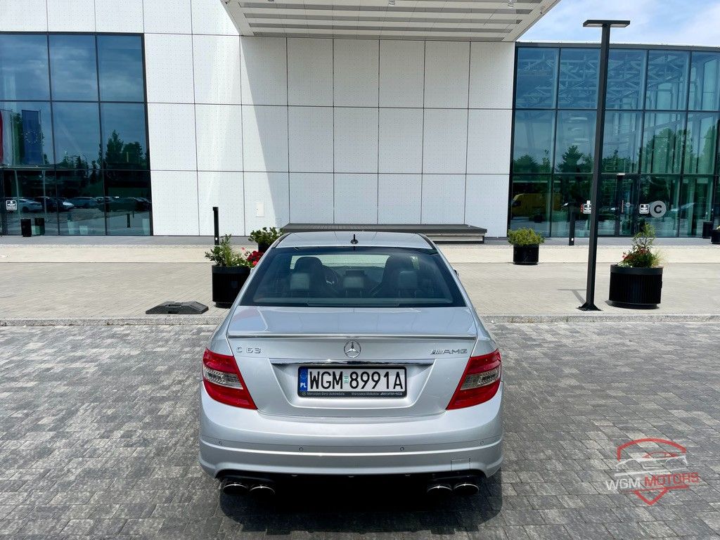 Mercedes-Benz C63 AMG - Zdjęcie 20