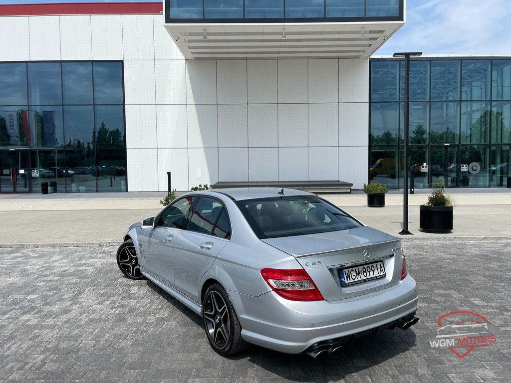 Mercedes-Benz C63 AMG - Zdjęcie 31