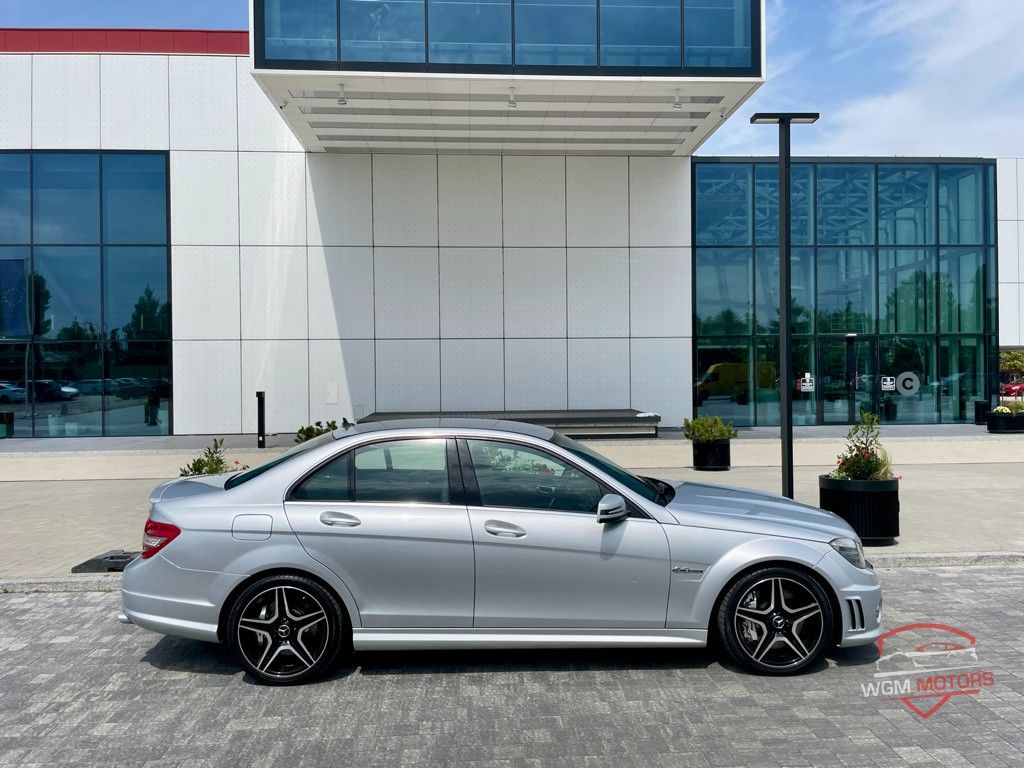 Mercedes-Benz C63 AMG - Zdjęcie 22