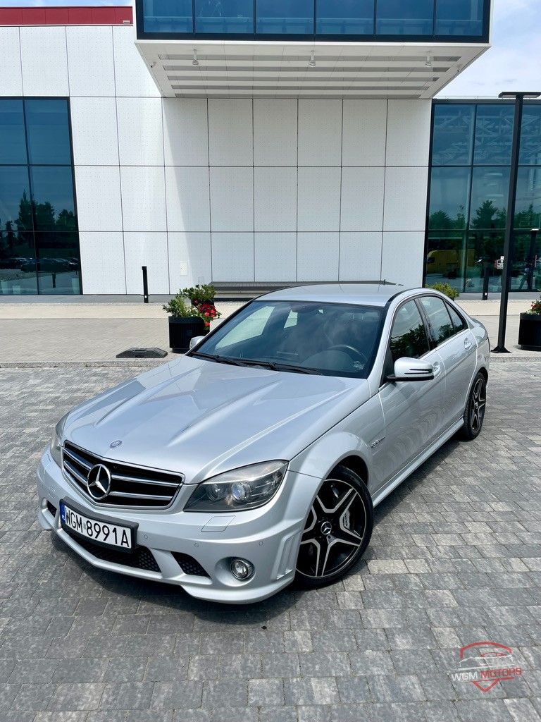 Mercedes-Benz C63 AMG - Zdjęcie 19