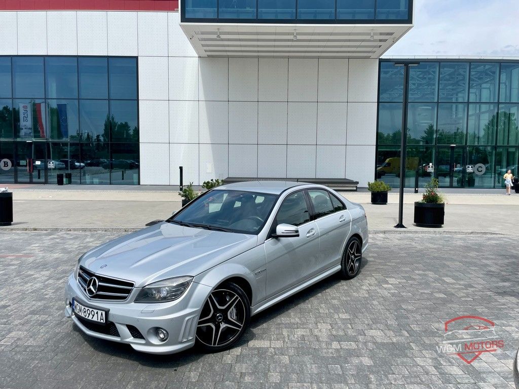 Mercedes-Benz C63 AMG - Zdjęcie 14