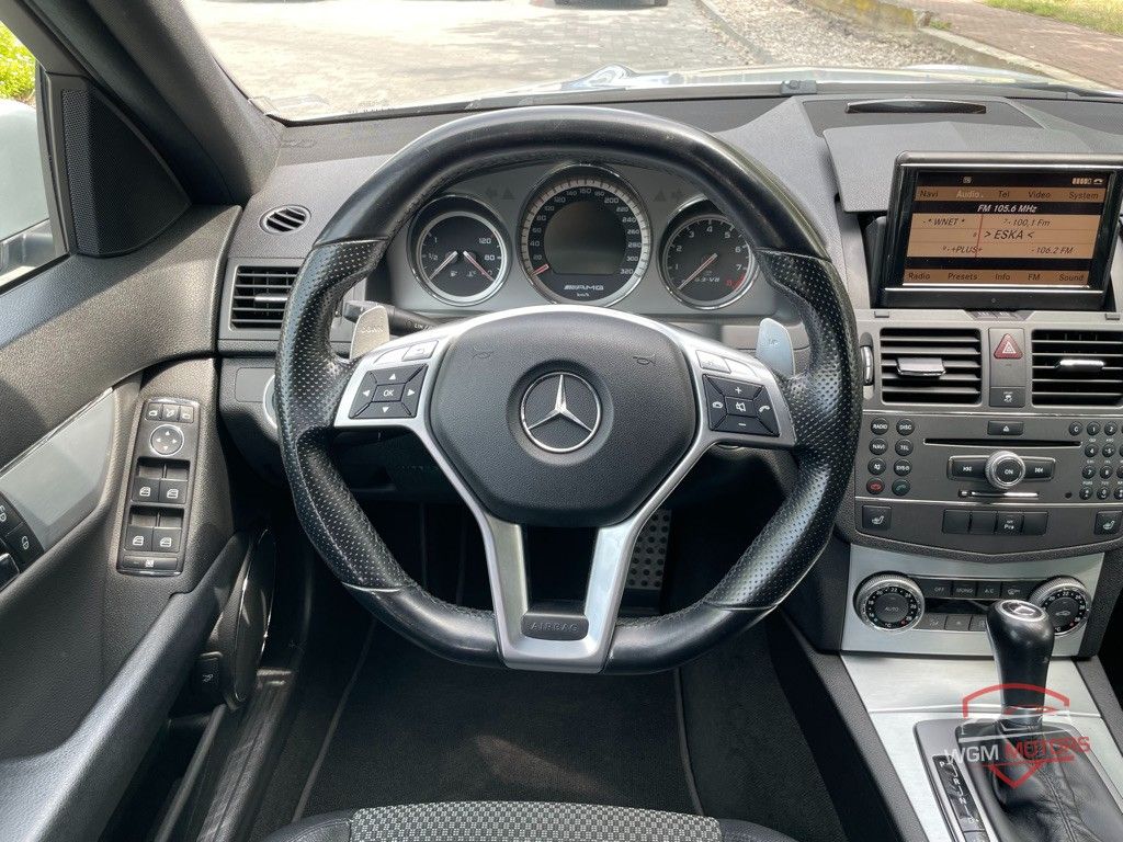 Mercedes-Benz C63 AMG - Zdjęcie 12