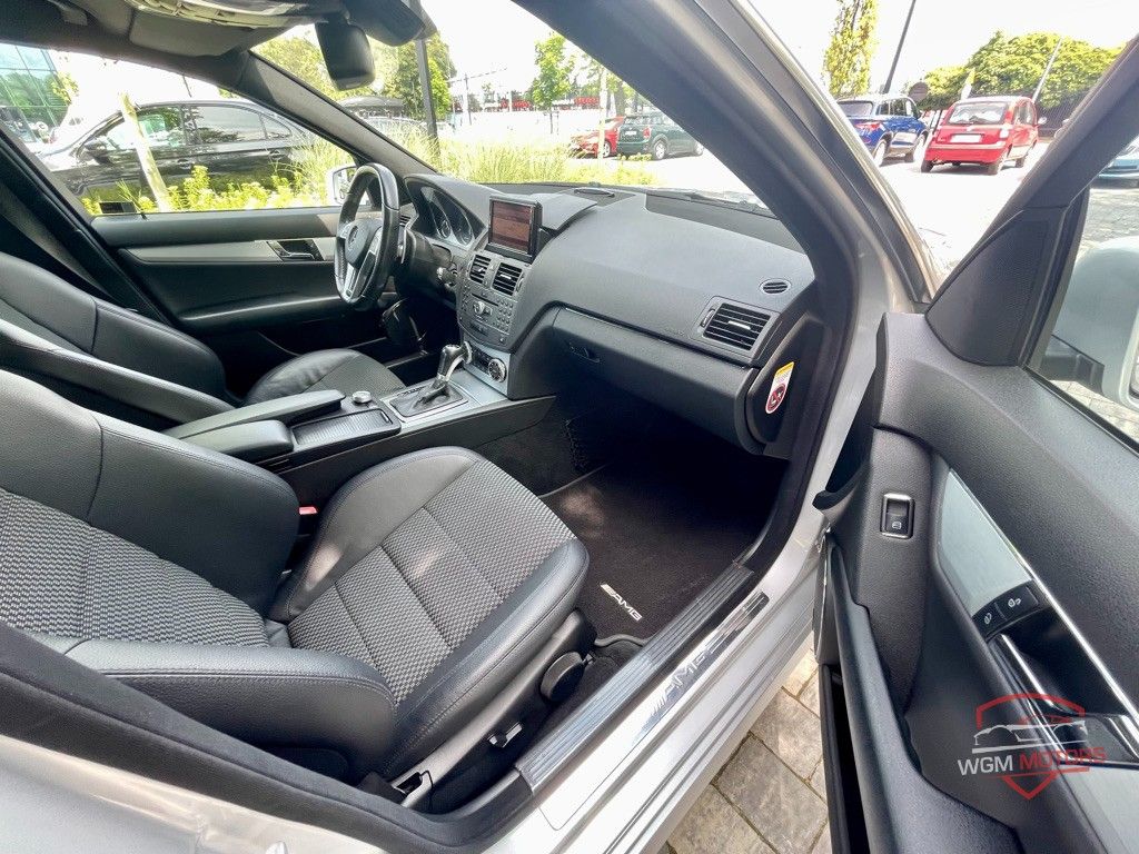 Mercedes-Benz C63 AMG - Zdjęcie 11