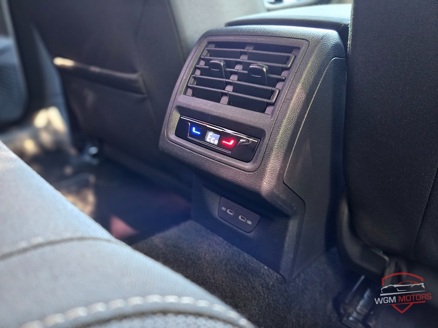 Volkswagen Golf VIII - Zdjęcie 18